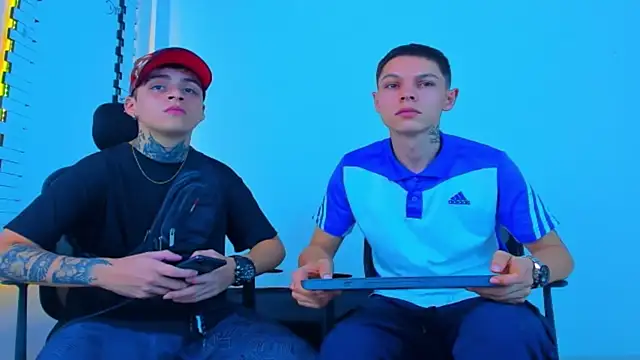 HOT boy2025 online show from November 14, 2025, 2:10 am