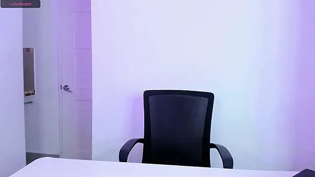 Dapnne  online show from January 26, 2025, 9:29 pm