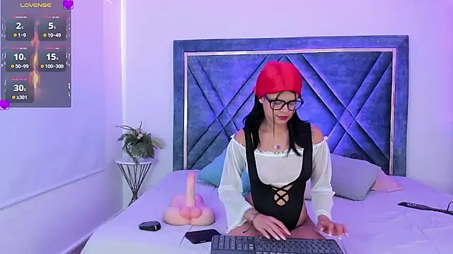 Dapnne  online show from January 29, 2025, 9:07 pm