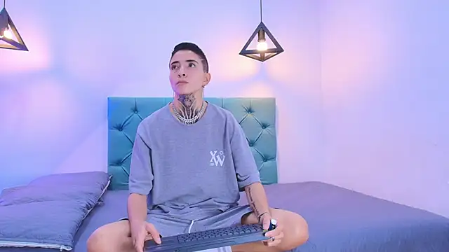 Tinny and Candy online show from January 29, 2025, 4:30 pm