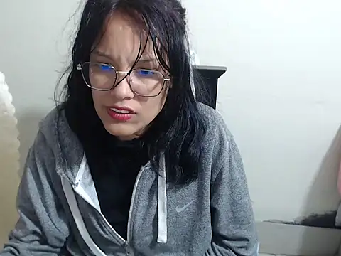 Snapshot of home_vlak chatting on October 6, 2025, 4:48 pm home vlak online show from October 6, 2025, 4:48 pm