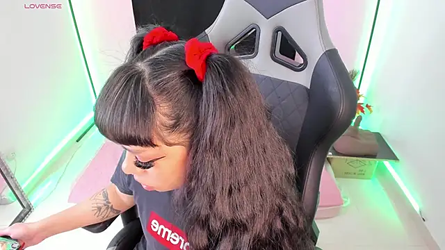 zoesullivan online show from December 26, 2024, 10:16 am