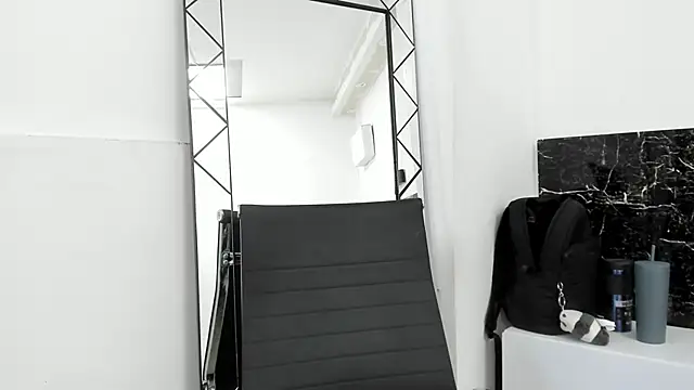 Juliabadlee online show from January 27, 2025, 11:33 pm