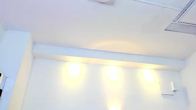 Juliabadlee online show from March 21, 2025, 3:44 am