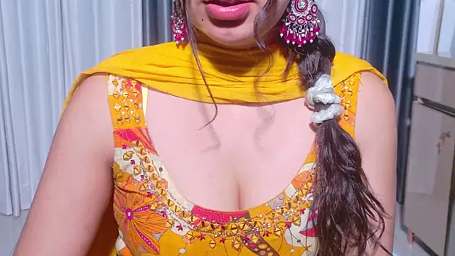Snapshot of Aashika-Kaur chatting on June 2, 2026, 4:58 am Aashika-Kaur online show from June 2, 2026, 4:58 am