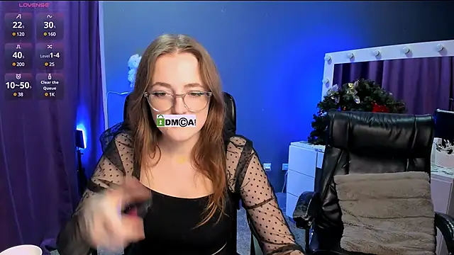 liana kisses online show from February 3, 2025, 3:38 pm