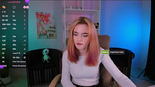 liana kisses online show from March 19, 2025, 1:54 am