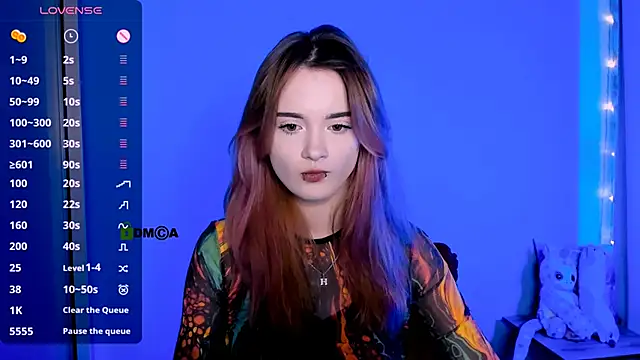 liana kisses online show from October 5, 2025, 6:50 pm