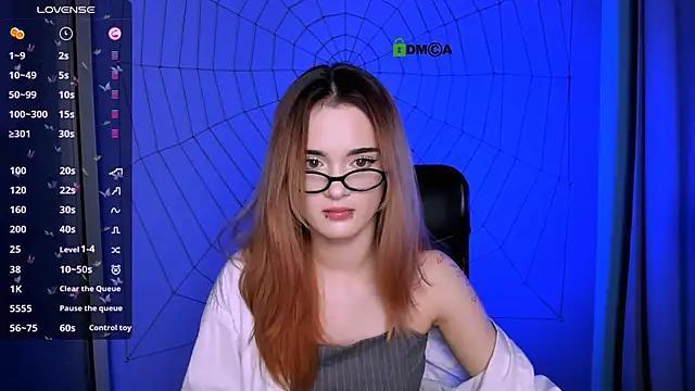 liana kisses online show from November 10, 2025, 8:19 pm