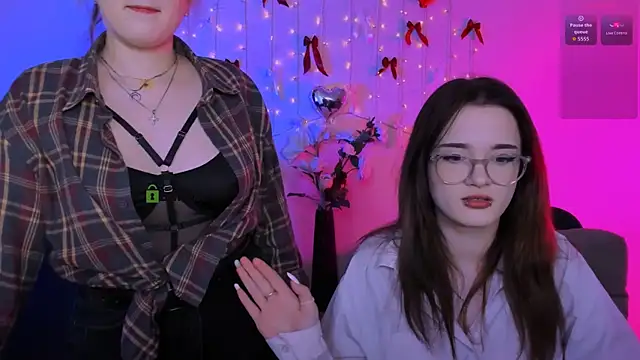 liana kisses online show from April 18, 2026, 7:07 pm