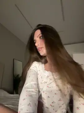 WildOrchid online show from November 4, 2025, 8:41 pm