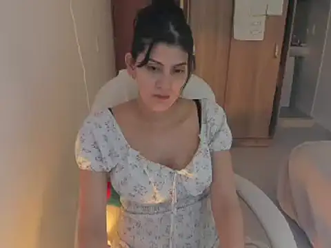 misstoya online show from December 19, 2024, 1:18 am