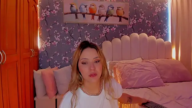 martinaaricci online show from April 21, 2026, 1:39 pm