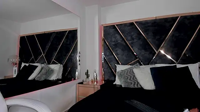 ChloeConnorr online show from January 18, 2025, 6:32 pm