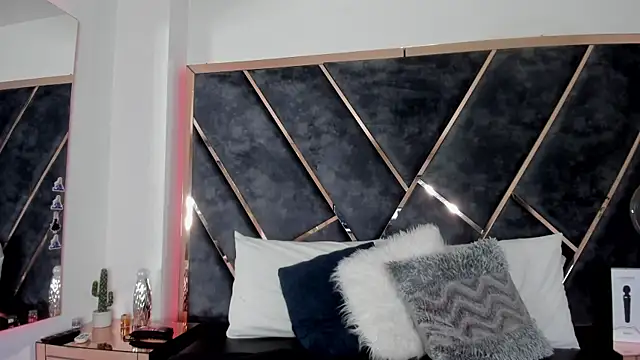 ChloeConnorr online show from January 21, 2025, 12:15 am