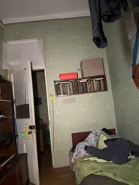 Ariel Ari online show from September 17, 2025, 9:49 pm