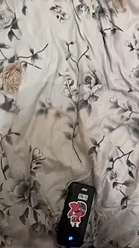 Ariel Ari online show from April 18, 2026, 6:34 pm