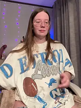 Sweetdee222x online show from December 6, 2024, 7:54 am