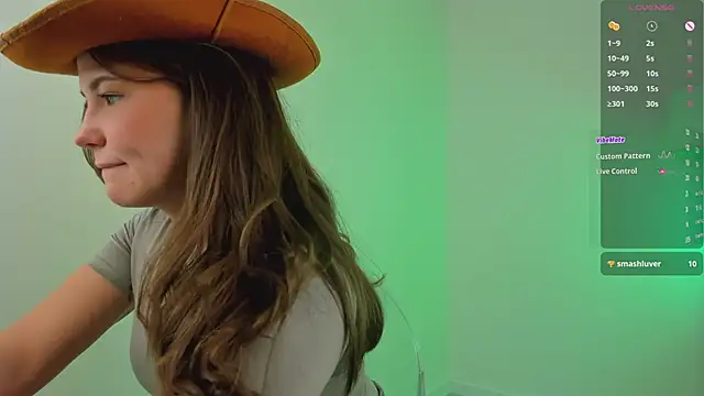 EmiliaDreams online show from March 13, 2025, 2:33 pm