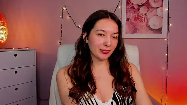 Snapshot of Meagn_Extasy chatting on March 22, 2025, 11:00 am Meagn Extasy online show from March 22, 2025, 11:00 am