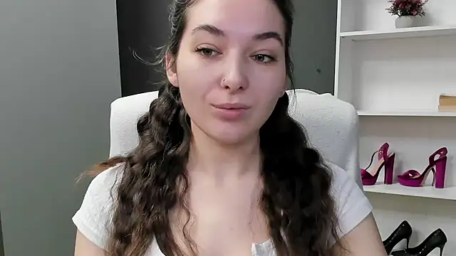 Snapshot of Meagn_Extasy chatting on January 13, 2026, 7:46 am Meagn Extasy online show from January 13, 2026, 7:46 am