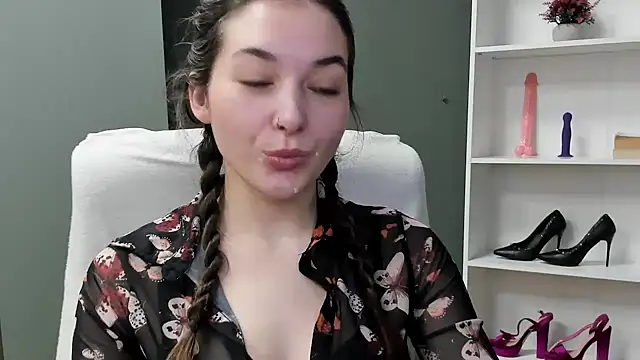 Snapshot of Meagn_Extasy chatting on January 14, 2026, 7:47 am Meagn Extasy online show from January 14, 2026, 7:47 am