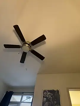 goldbuni online show from December 18, 2024, 1:34 pm