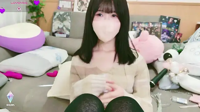 Conatsu online show from November 29, 2025, 4:15 am