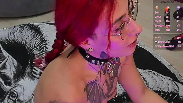 selene red  online show from February 8, 2025, 9:46 pm