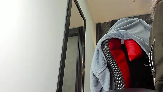 selene red  online show from March 9, 2026, 12:36 am