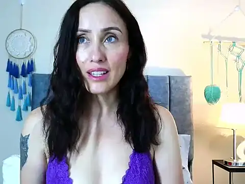 IberianMoonMK online show from September 28, 2025, 11:26 am