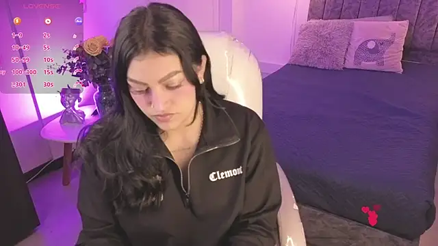 Abigaiil  ds online show from April 17, 2026, 8:23 pm