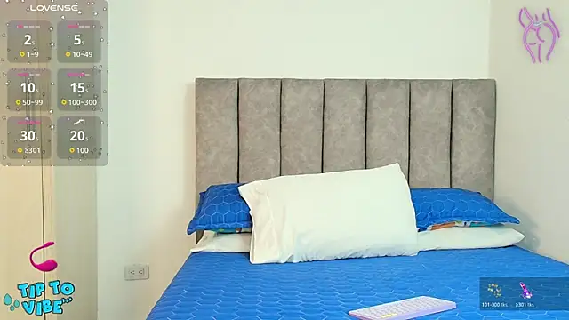 karina lewis  online show from March 21, 2025, 4:06 am