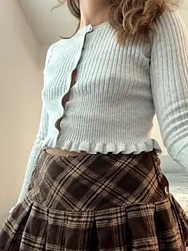 18petitewhitegirl online show from October 17, 2025, 12:25 am