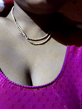 DARK WINE  online show from November 10, 2025, 10:42 pm