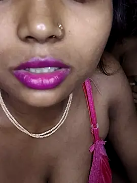 DARK WINE  online show from April 21, 2026, 5:17 pm