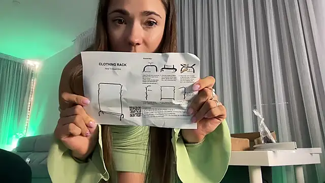 Mika Miller online show from September 11, 2025, 7:25 pm