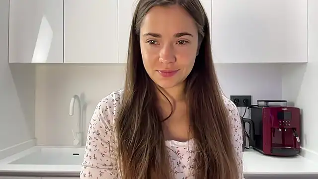 Mika Miller online show from September 19, 2025, 6:04 am