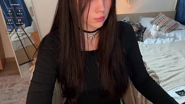 jennetdoll online show from October 1, 2025, 3:07 pm