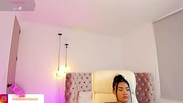 madisson davon online show from September 10, 2025, 9:26 pm