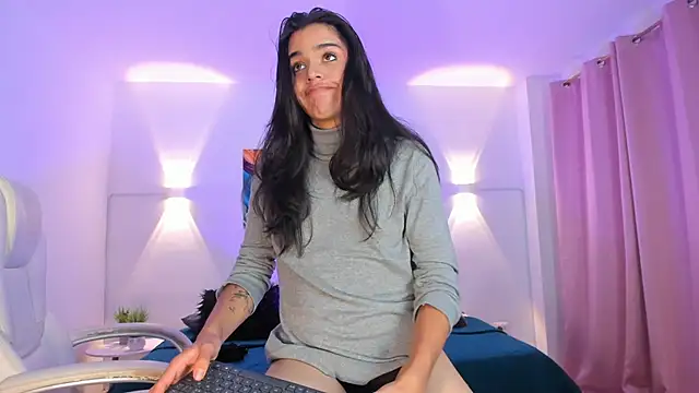 NoahCasstro online show from January 7, 2025, 10:52 pm