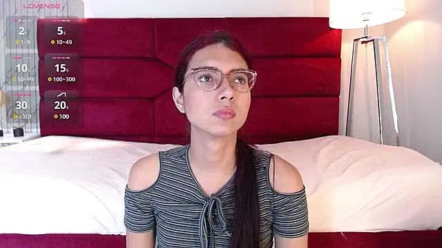 sara saenz99 online show from January 24, 2025, 7:39 pm