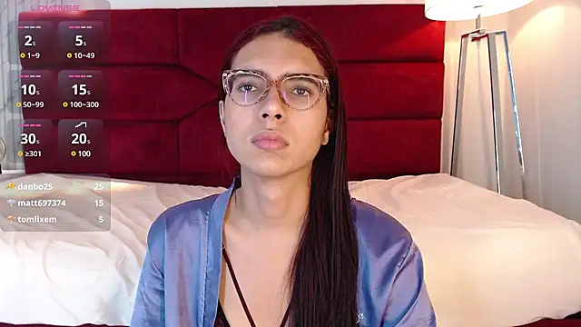 sara saenz99 online show from January 24, 2025, 10:41 pm