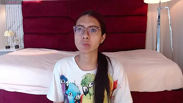 sara saenz99 online show from January 25, 2025, 4:35 pm