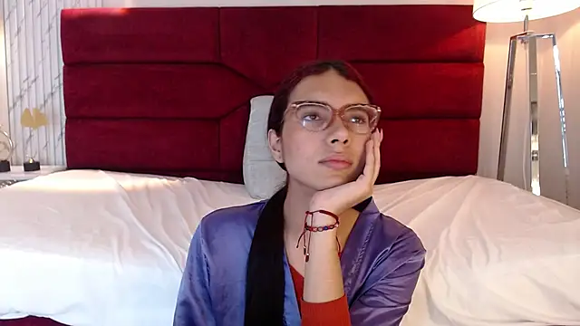 sara saenz99 online show from February 8, 2025, 1:32 am