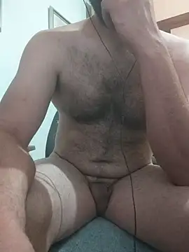 skrigul12 online show from April 21, 2026, 1:42 am