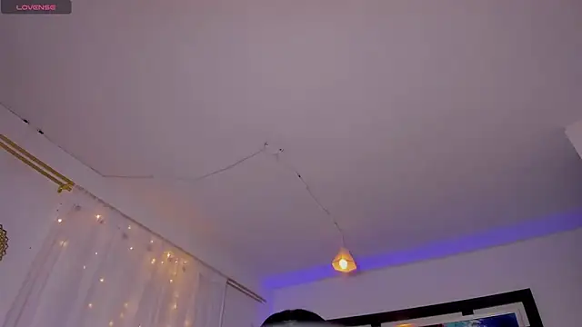 Scarlett 811 online show from November 24, 2025, 8:08 pm