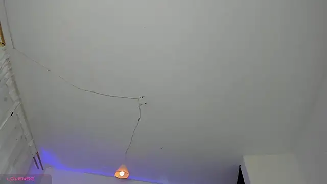 Snapshot of Scarlett_811 chatting on April 15, 2026, 8:20 pm Scarlett 811 online show from April 15, 2026, 8:20 pm