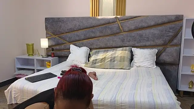 Snapshot of Julia_Gomes chatting on March 4, 2025, 7:32 pm Julia Gomes online show from March 4, 2025, 7:32 pm