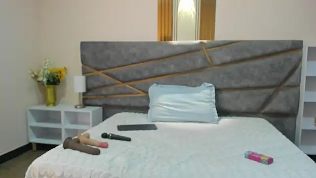 Snapshot of Julia_Gomes chatting on October 31, 2025, 5:03 pm Julia Gomes online show from October 31, 2025, 5:03 pm